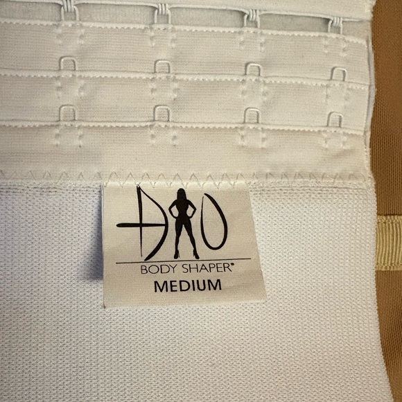 Dao Body Shaper Beige Lace Shapewear Corset. Size Medium. EUC - Picture 5 of 10